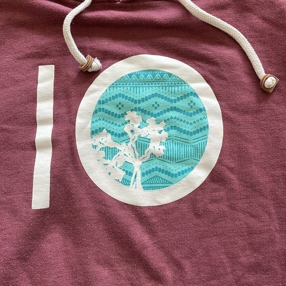 SzS Ten Tree Burgundy Hoodie with bunny hug pocket GUC - Picture 3 of 8